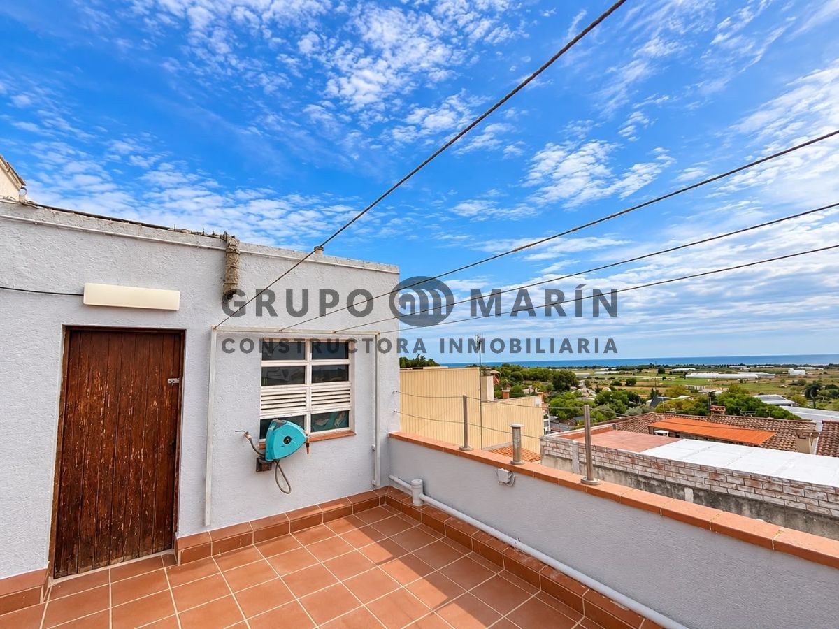 Piso luminoso con gran terraza privada y vistas al mar en Palafolls - Foto 36