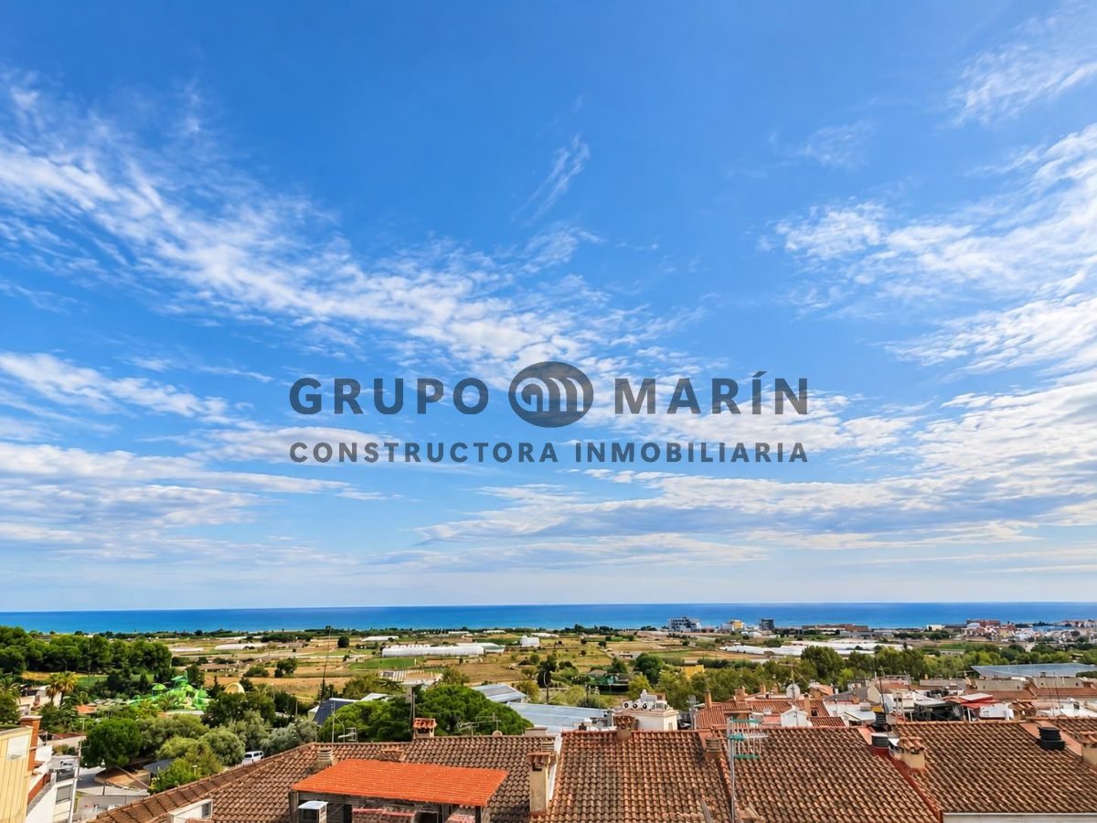 Piso luminoso con gran terraza privada y vistas al mar en Palafolls - Foto 40