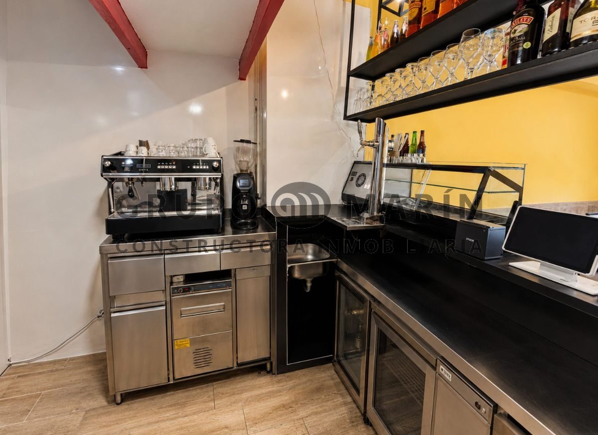 LOCAL COMERCIAL EN PROPIEDAD + NEGOCIO DE RESTAURACIÓN | LICENCIA C-2 - Foto 2