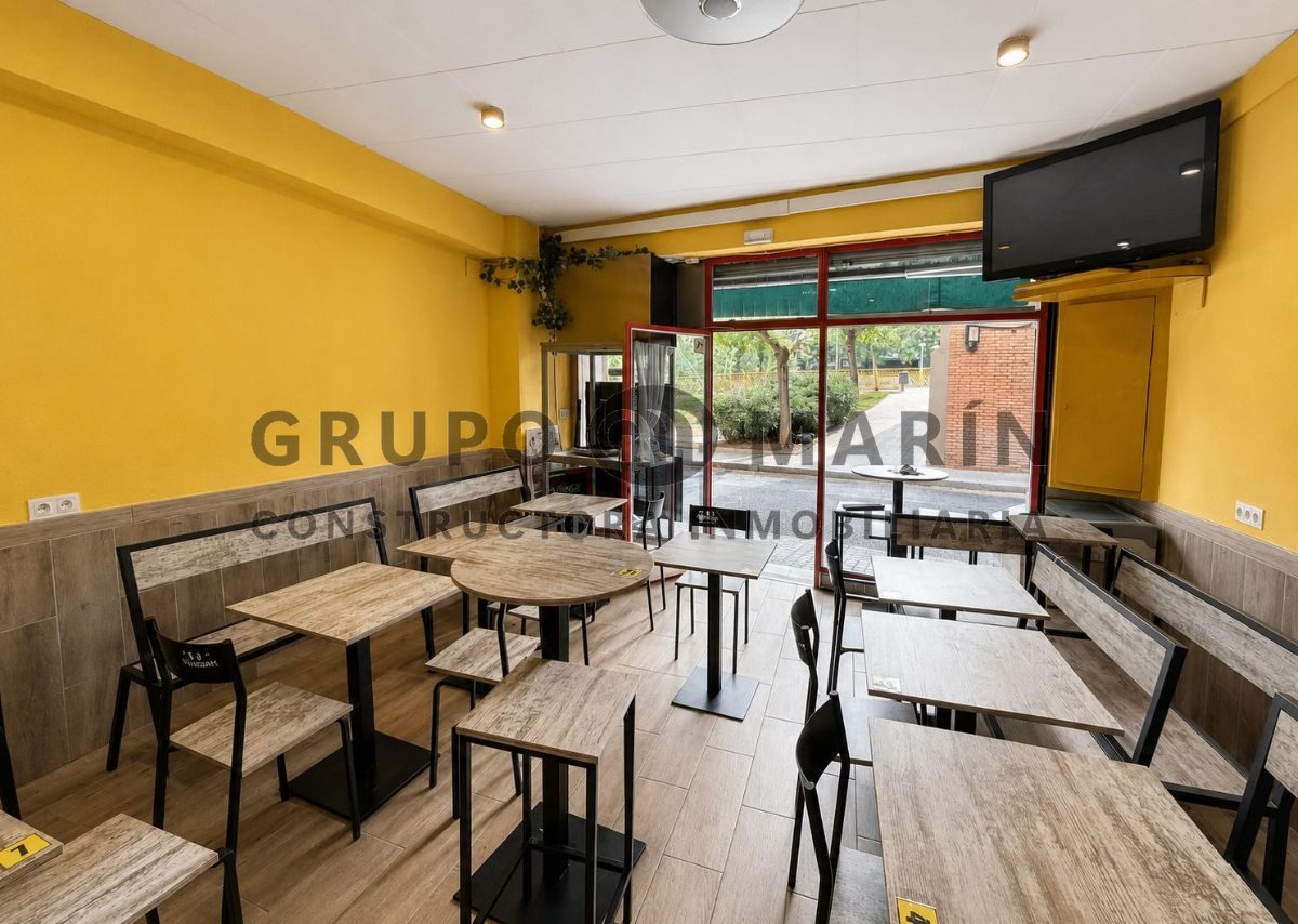 LOCAL COMERCIAL EN PROPIEDAD + NEGOCIO DE RESTAURACIÓN | LICENCIA C-2 - Foto 3