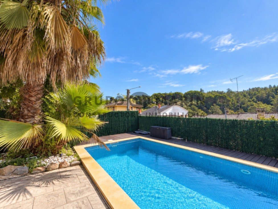 Casa reformada con piscina y LICENCIA TURISTICA - Foto 32