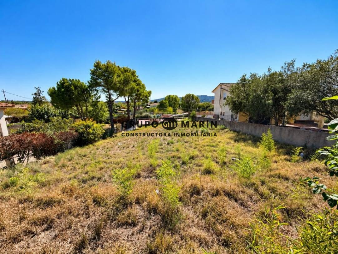 Terreno llano de 831 m² en Mas Mora – Ideal para construir - Foto 4