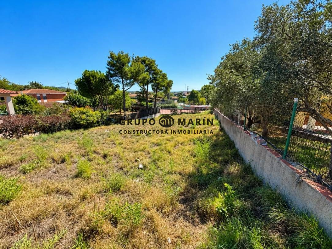 Terreno llano de 831 m² en Mas Mora – Ideal para construir - Foto 8