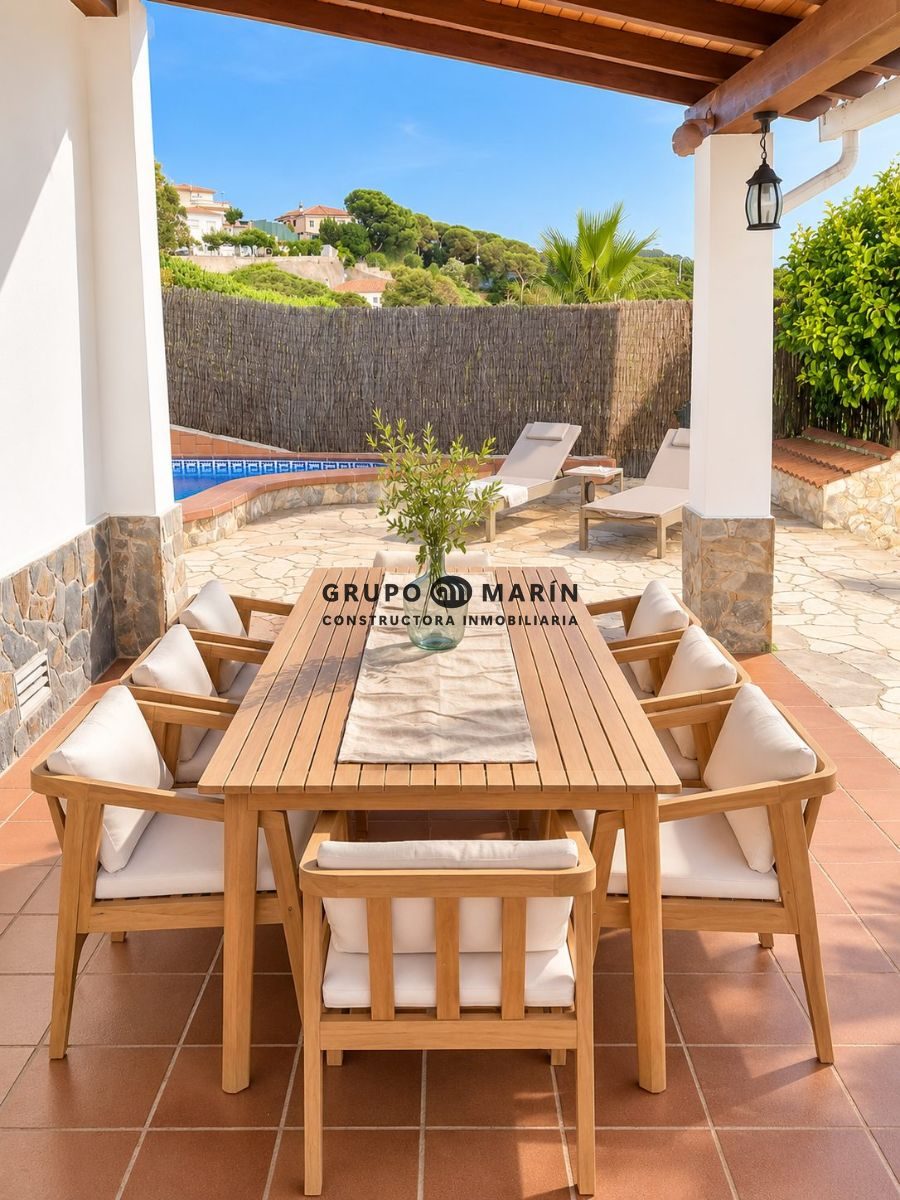 CASA EN VENTA EN ELS PINARS, LLORET DE MAR – VISTAS AL MAR Y A LA MONTAÑA - Foto 1