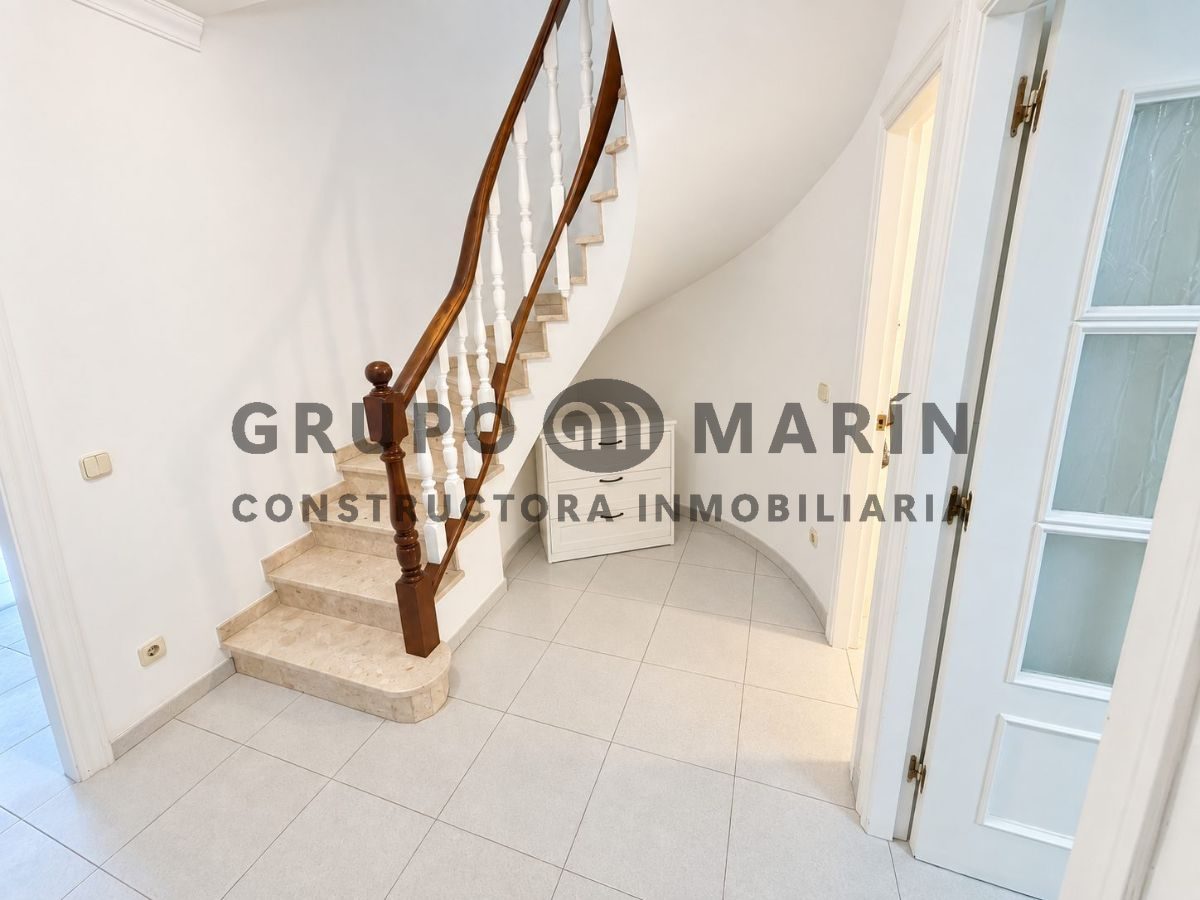 Casa de 4 habitaciones, 3 baños; distribuida en 3 plantas. - Foto 11
