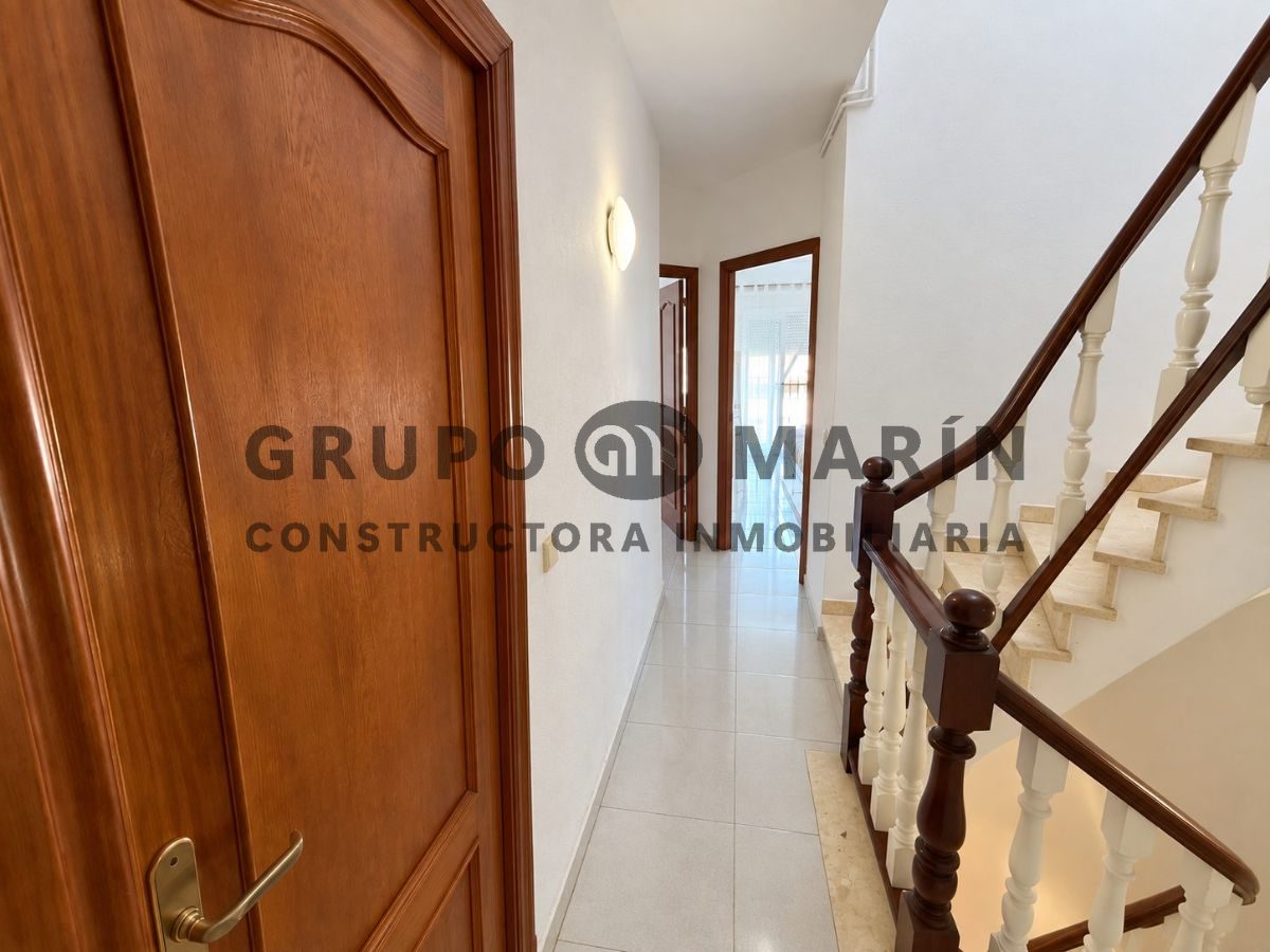 Casa de 4 habitaciones, 3 baños; distribuida en 3 plantas. - Foto 12
