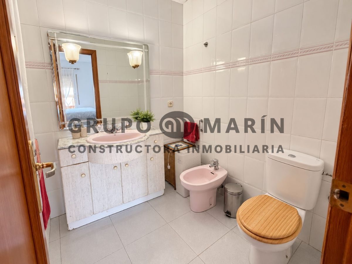 Casa de 4 habitaciones, 3 baños; distribuida en 3 plantas. - Foto 20