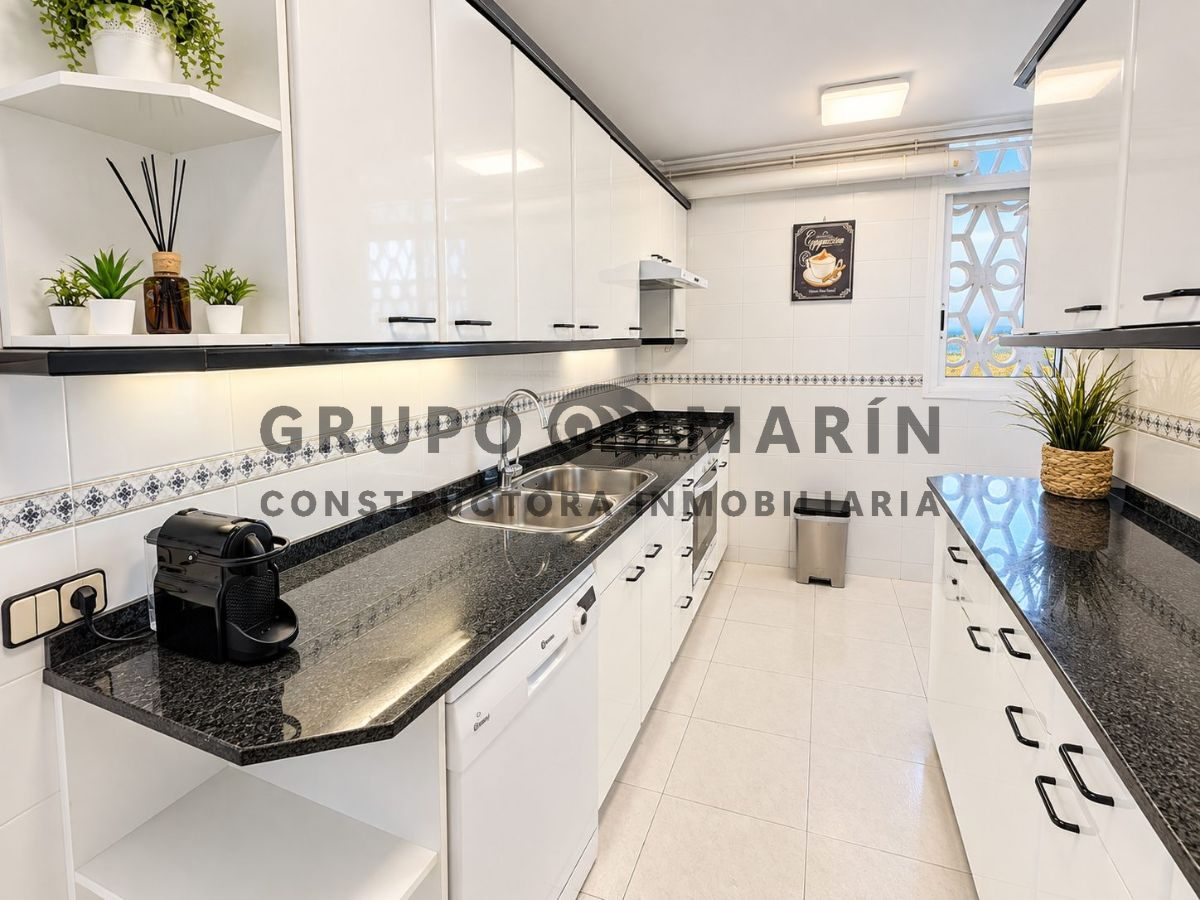 ESPECTACULAR ÁTICO EN PRIMERA LÍNEA DE MAR CON LICENCIA TURÍSTICA - Foto 10