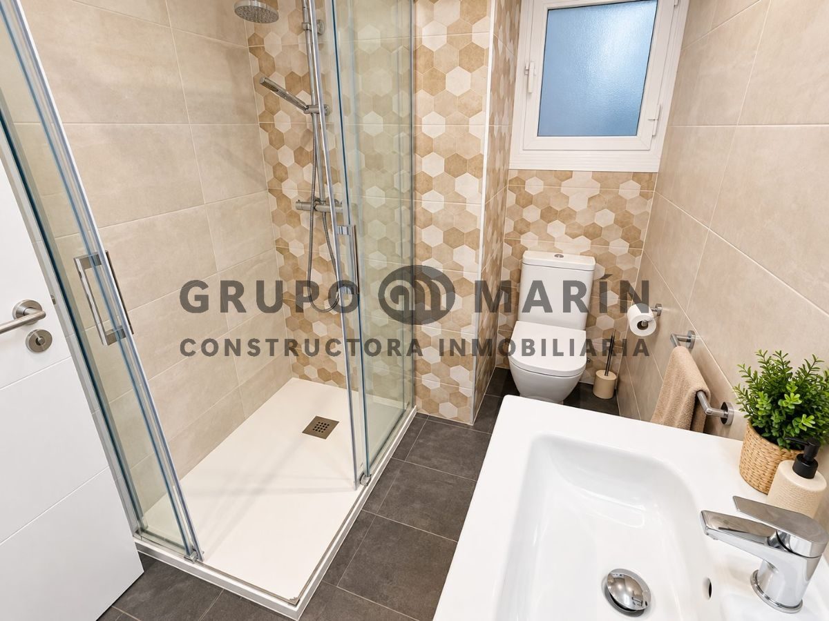 ESPECTACULAR ÁTICO EN PRIMERA LÍNEA DE MAR CON LICENCIA TURÍSTICA - Foto 18