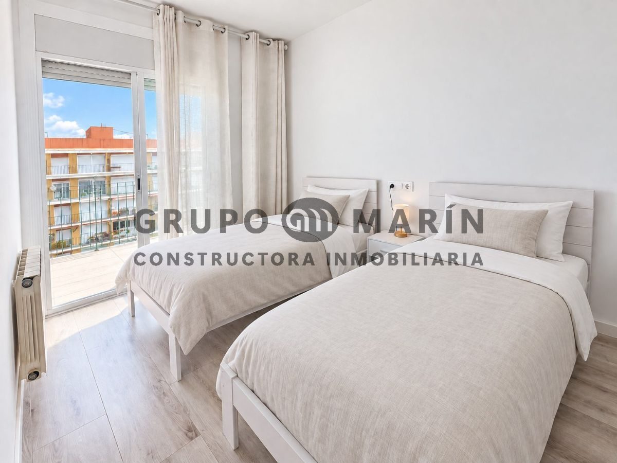 ESPECTACULAR ÁTICO EN PRIMERA LÍNEA DE MAR CON LICENCIA TURÍSTICA - Foto 22