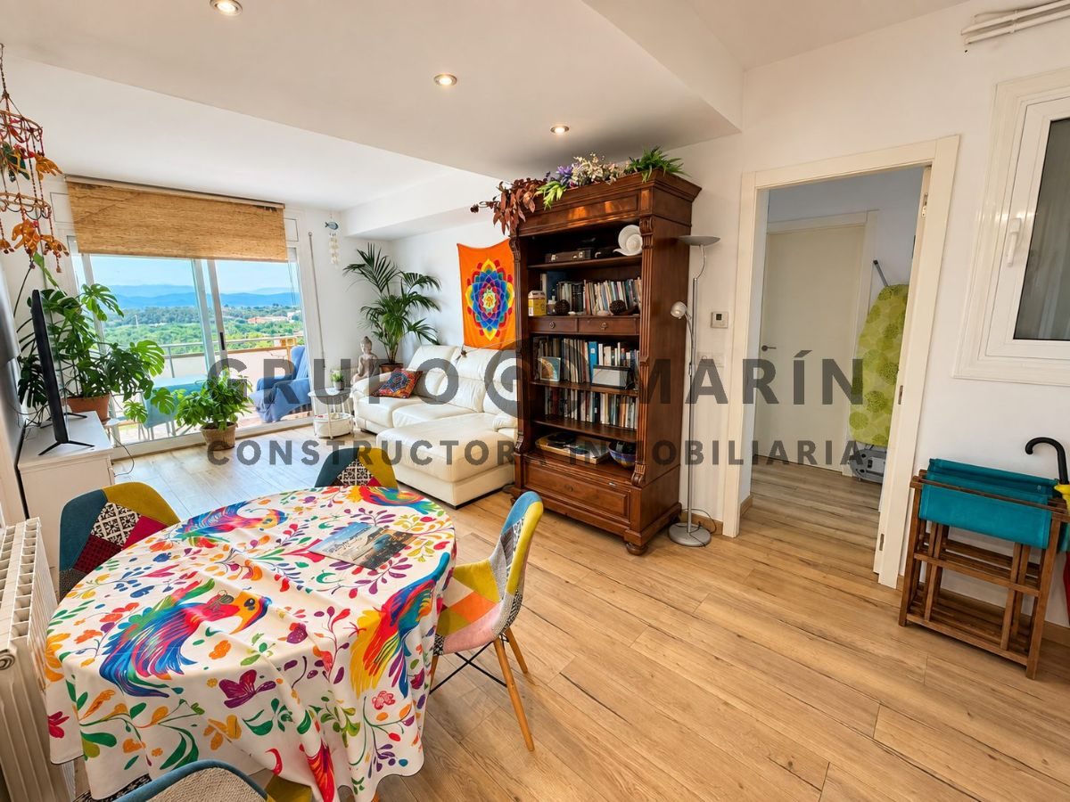 Piso de 91m2 con dos habitaciones dobles y un baño, con vistas a la montaña y a pocos minutos de la playa, en Blanes - Foto 7