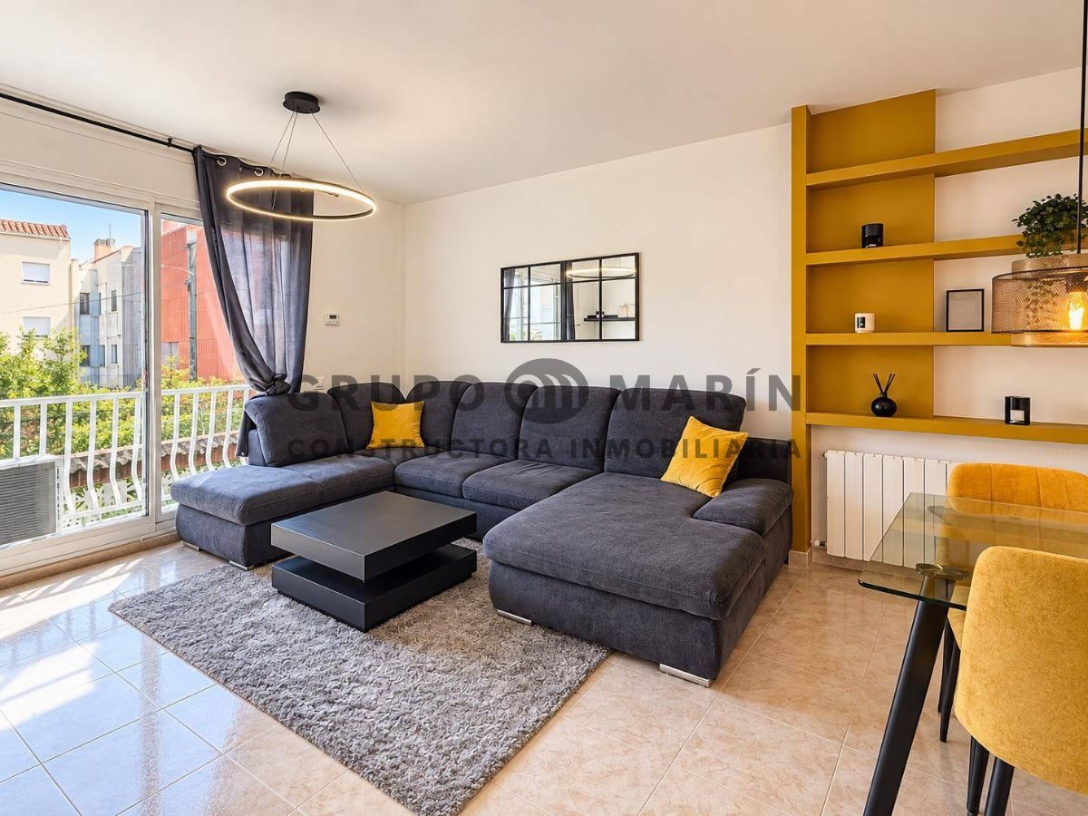 ¡Espectacular piso reformado en Palafolls! - Foto 2