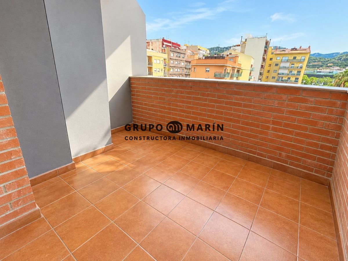 PISO DE 101 m² CONSTRUIDOS, DOS TERRAZAS y  3 DORMITOROS - Foto 3