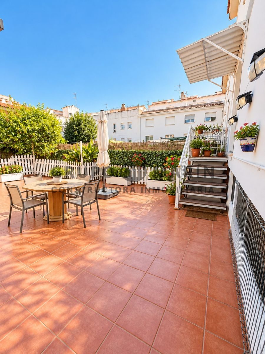 Piso exterior con gran terraza-jardín privada en Cubelles - Foto 13