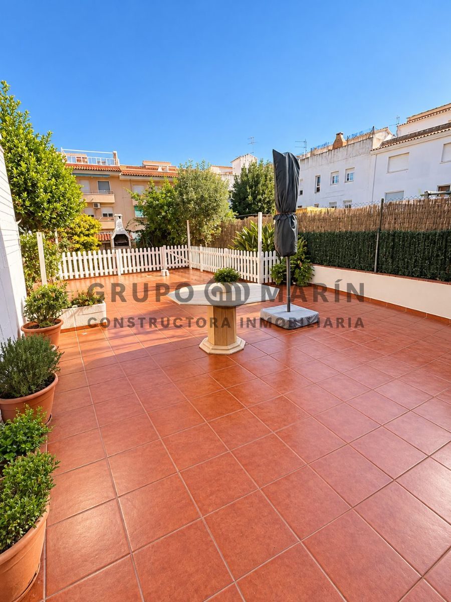 Piso exterior con gran terraza-jardín privada en Cubelles - Foto 14