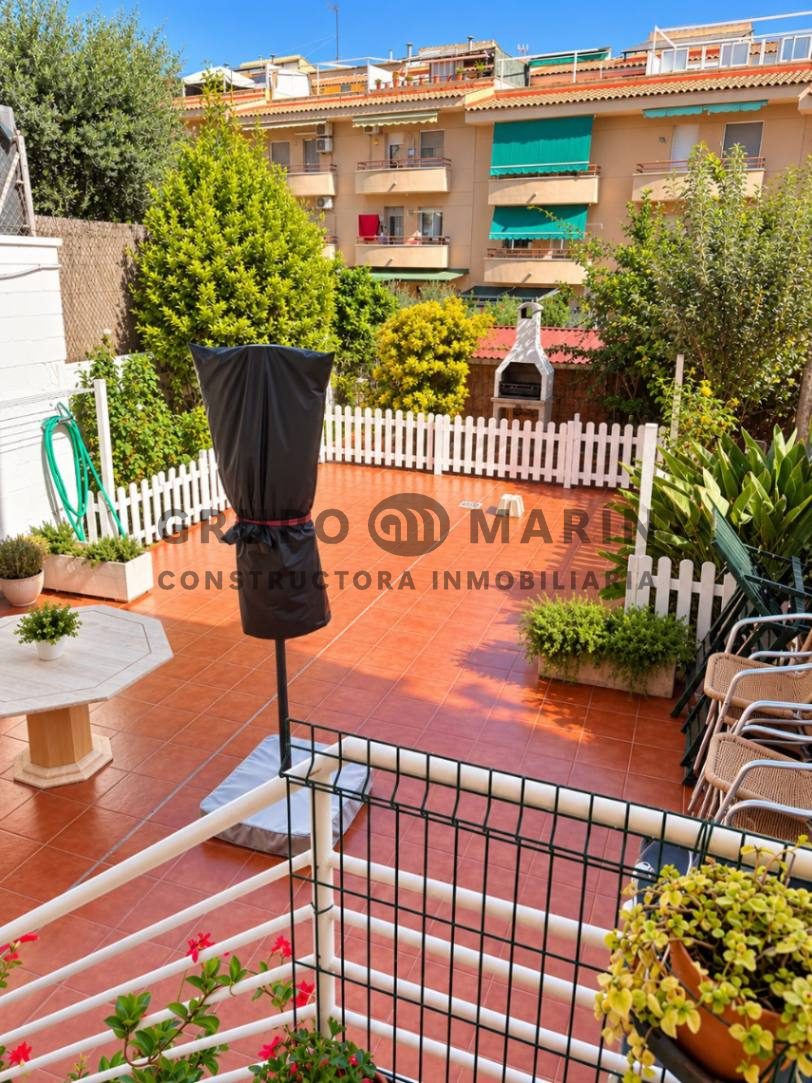 Piso exterior con gran terraza-jardín privada en Cubelles - Foto 17