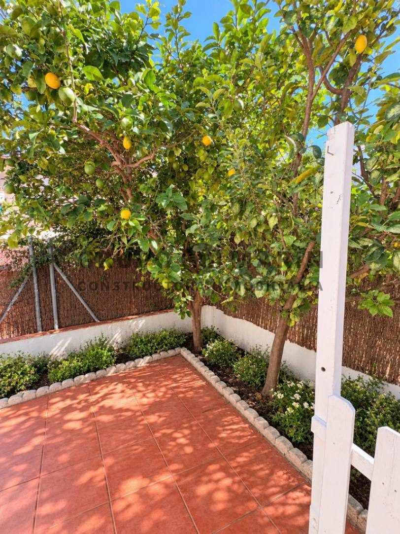 Piso exterior con gran terraza-jardín privada en Cubelles - Foto 21