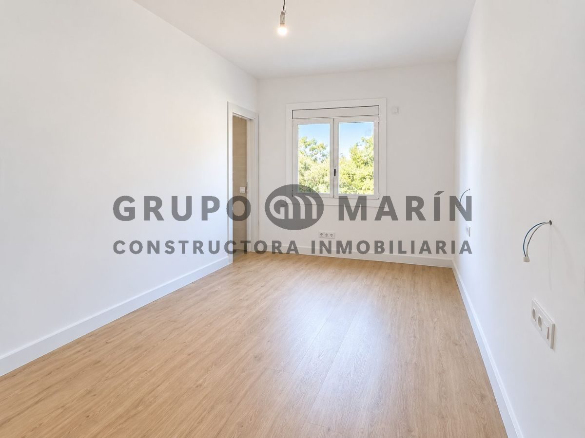 GRUPO MARIN  presenta EXCLUSIVA , vivenda reformada a estrenar con terraza, en el corazón de Poblenou. - Foto 10