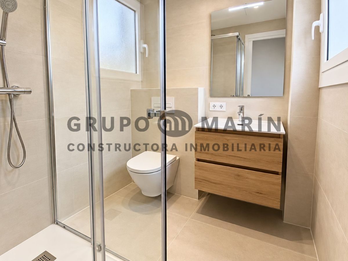 GRUPO MARIN  presenta EXCLUSIVA , vivenda reformada a estrenar con terraza, en el corazón de Poblenou. - Foto 13