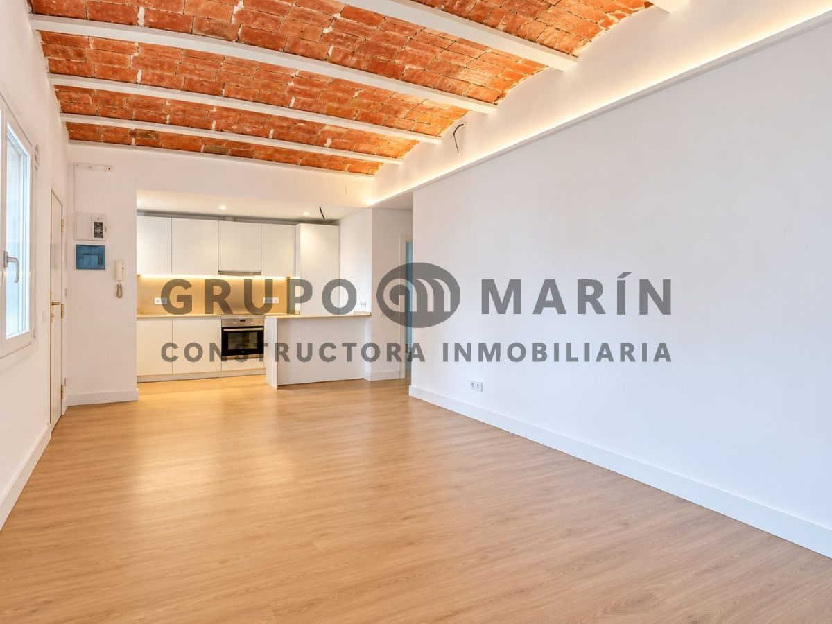 GRUPO MARIN  presenta EXCLUSIVA , vivenda reformada a estrenar con terraza, en el corazón de Poblenou. - Foto 2