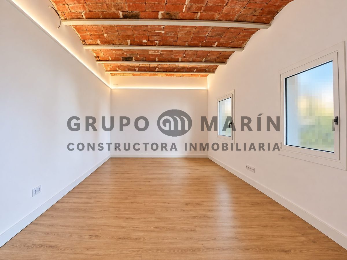 GRUPO MARIN  presenta EXCLUSIVA , vivenda reformada a estrenar con terraza, en el corazón de Poblenou. - Foto 8