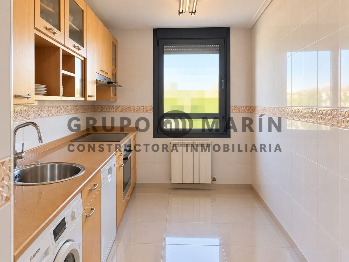 GRUPO MARÍN presenta EXCLUSIVA vivienda -  piso reformado de 77 m² con 2 habitaciones y 2 baños, en el corazón de Poblenou. - Foto 3