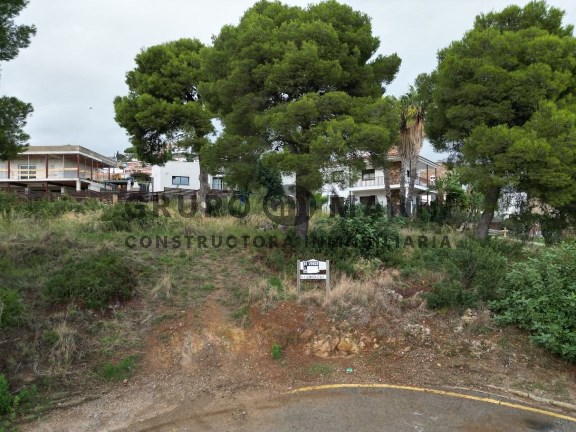 TERRENO URBANO EDIFICABLE DE 721 M² CON ESPECTACULARES VISTAS EN SANTA SUSANNA - Foto 4
