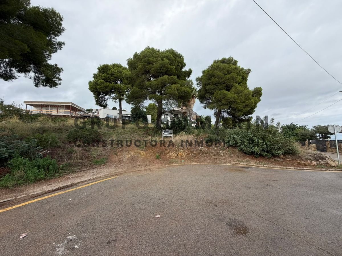 TERRENO URBANO EDIFICABLE DE 721 M² CON ESPECTACULARES VISTAS EN SANTA SUSANNA - Foto 6