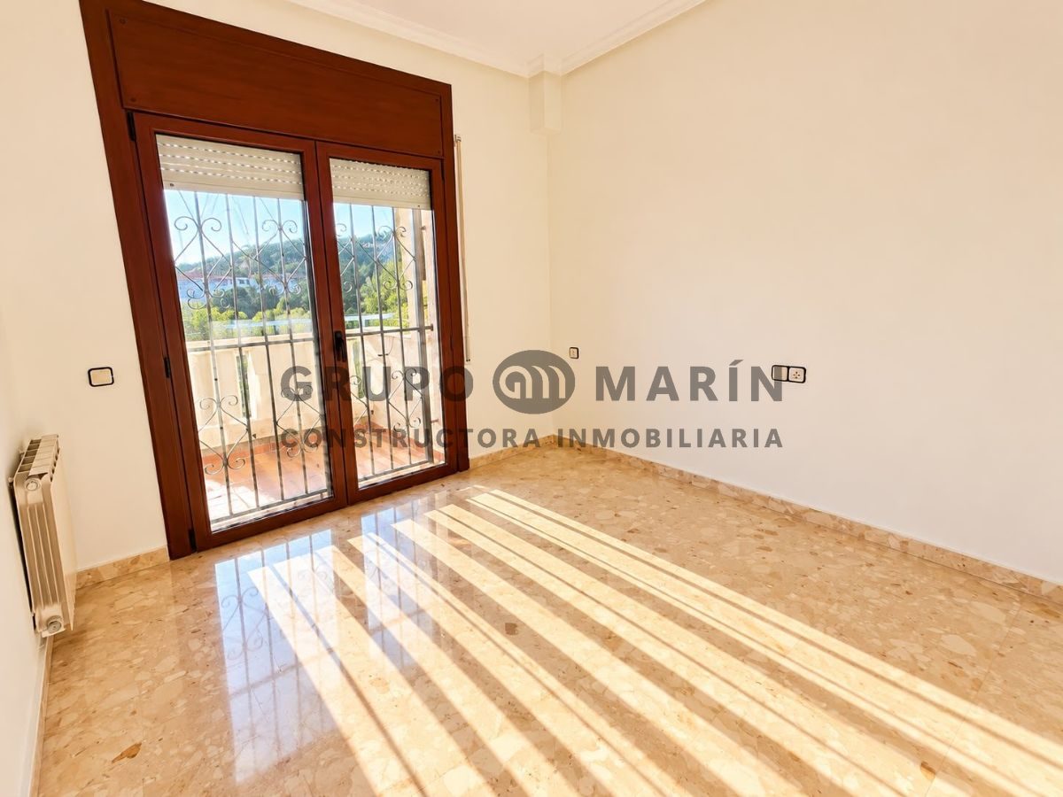 ESPECTACULAR CASA ADOSADA EN EL CENTRO DE CALDES D’ESTRAC · VISTAS AL MAR Y A LA MONTAÑA - Foto 36