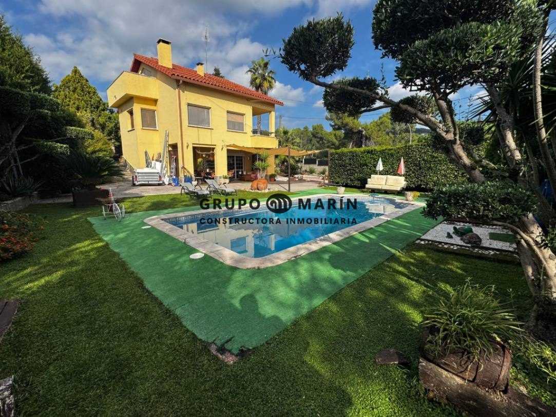 ESPECTACULAR CASA EN ZONA RESIDENCIAL CAN BARRI - Foto 1