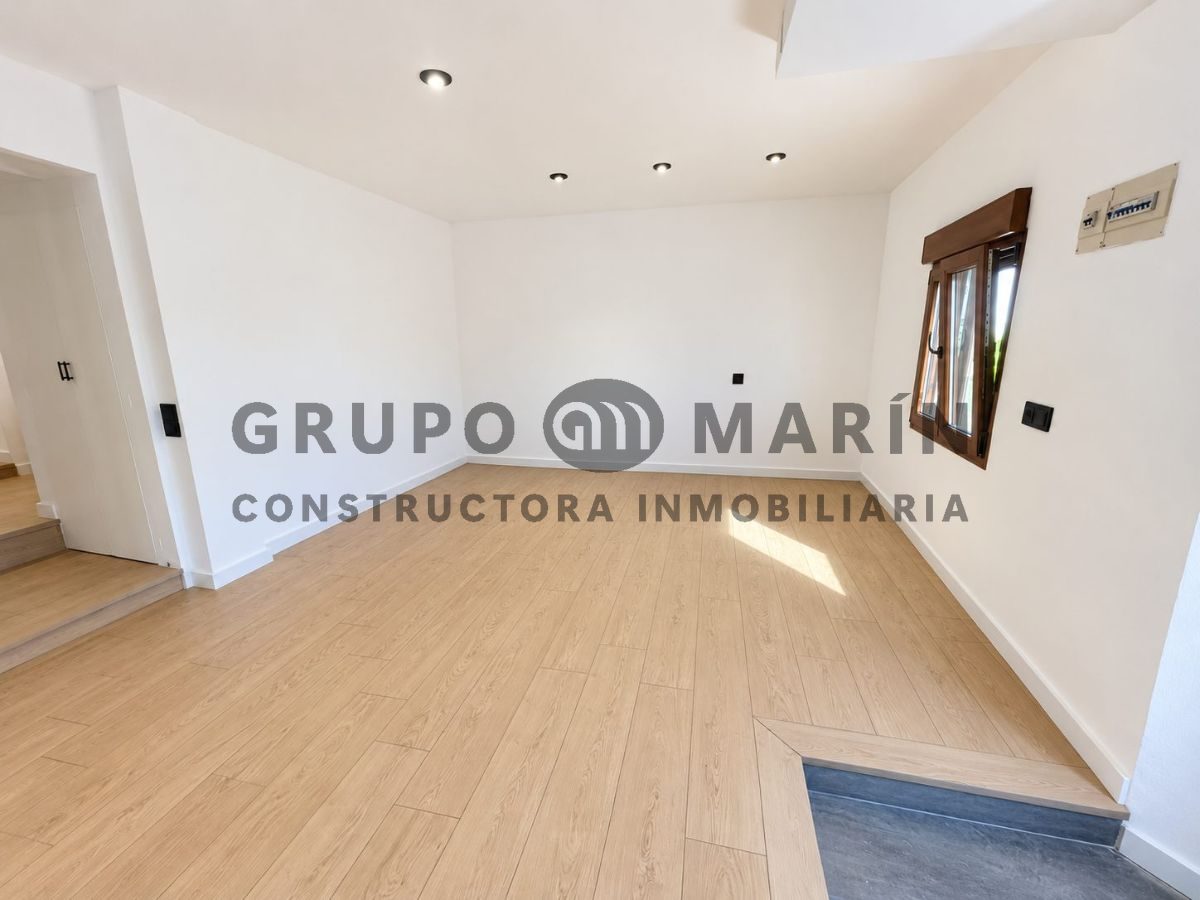 CASA APAREADA TOTALMENTE REFORMADA EN ZONA TRANQUILA - Foto 2