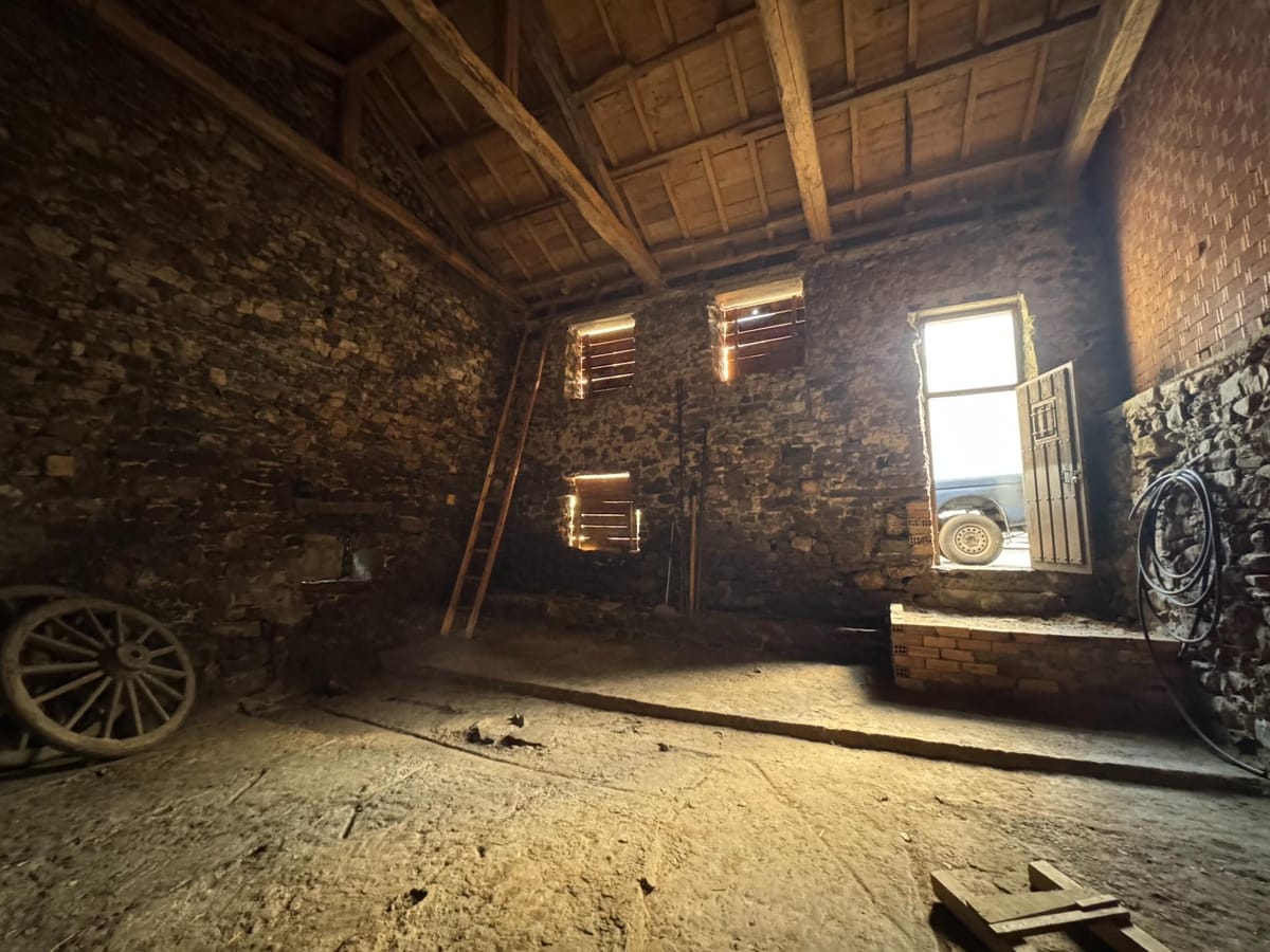 ENCANTADORA CASA EN LA MONTAÑA