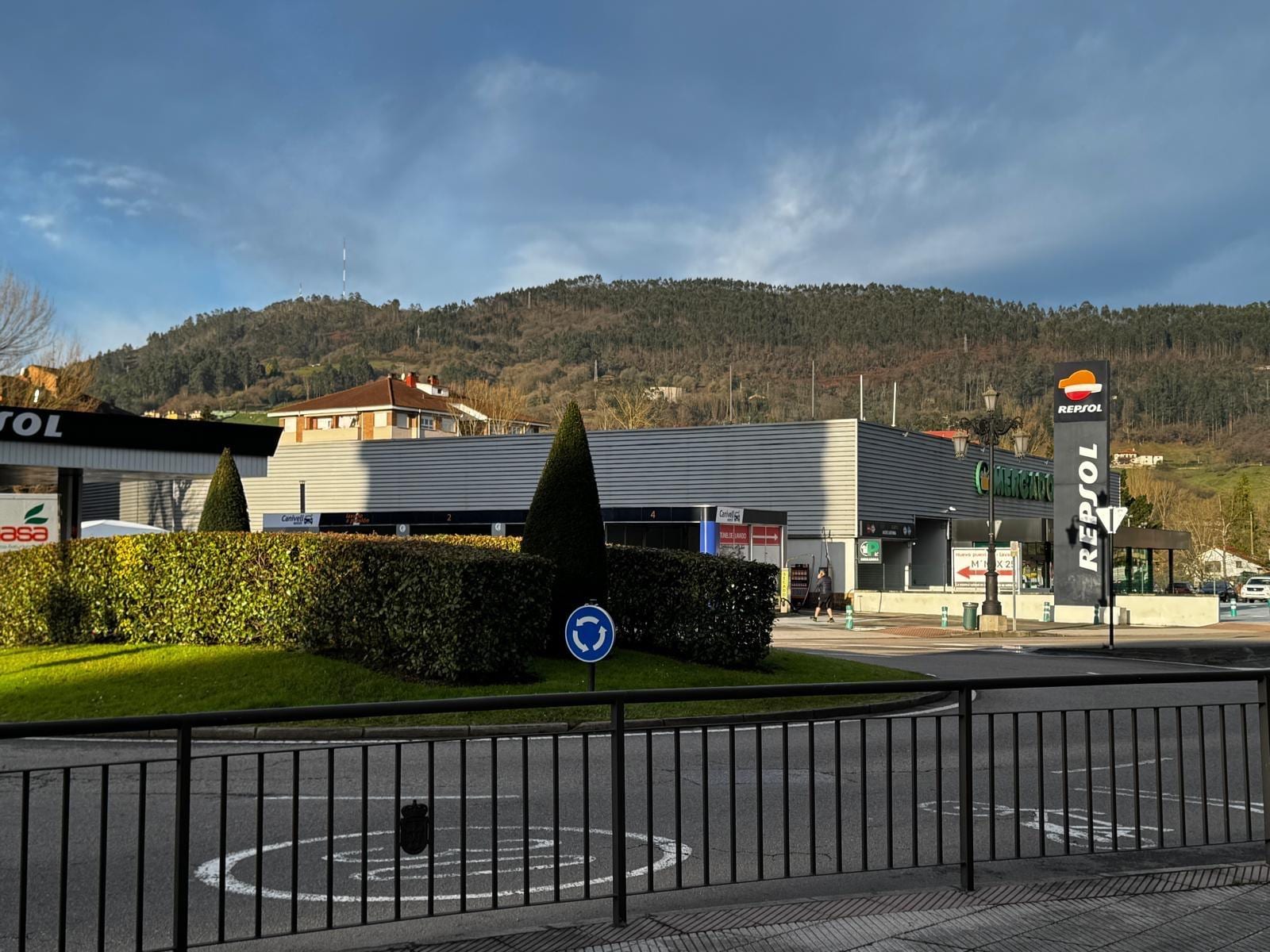 OPORTUNIDAD GRAN LOCAL COMERCIAL FRENTE AL CAMPO MUNICIPAL MANUEL DIAZ VEGA - Foto 16