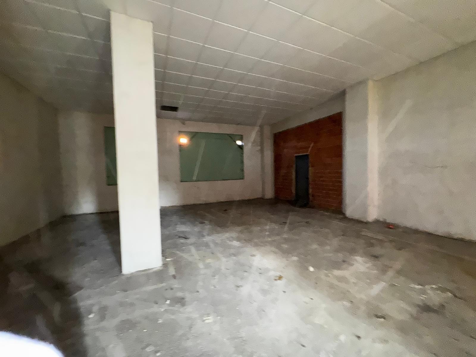 OPORTUNIDAD GRAN LOCAL COMERCIAL FRENTE AL CAMPO MUNICIPAL MANUEL DIAZ VEGA - Foto 5