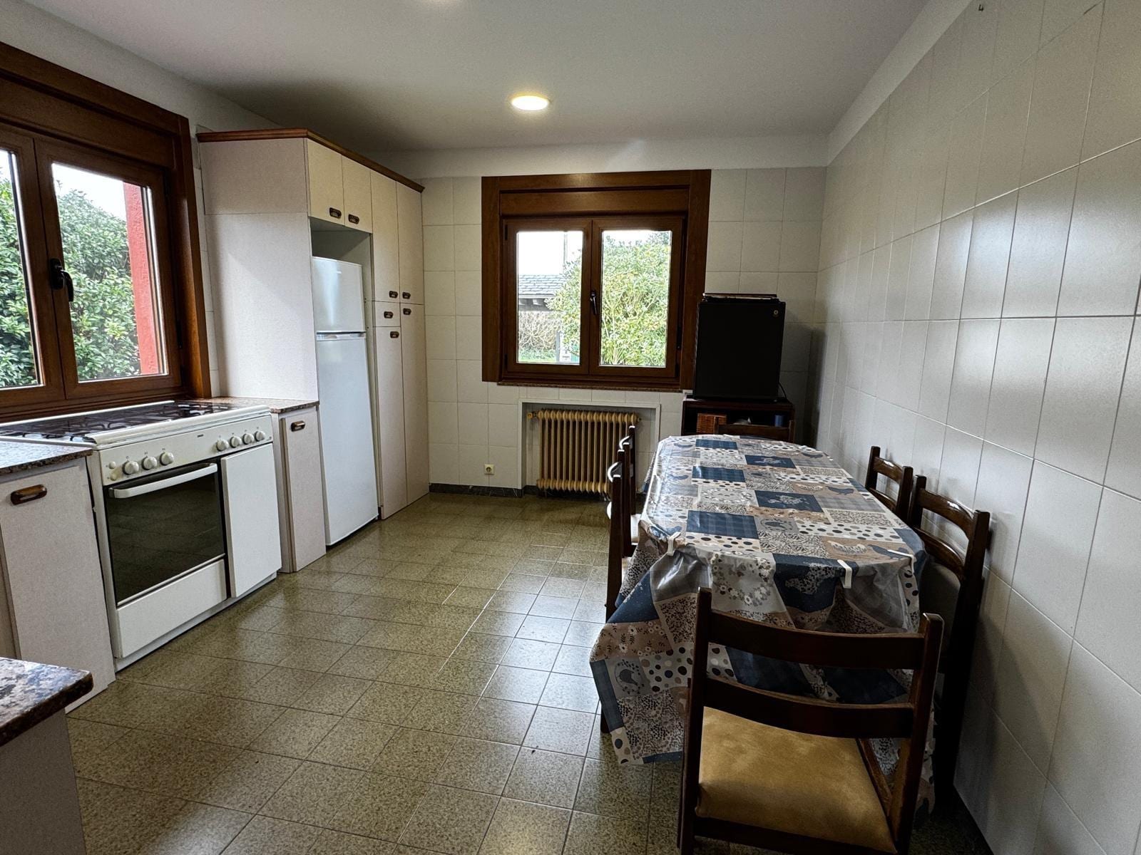 ¡Oportunidad única que combina hogar, entorno y gran potencial de inversión a tan solo 1 km de la playa! - Foto 6