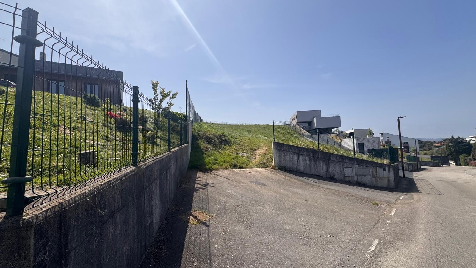 Construye tu hogar con las mejores vistas de Gijón y su bahía - Foto 3