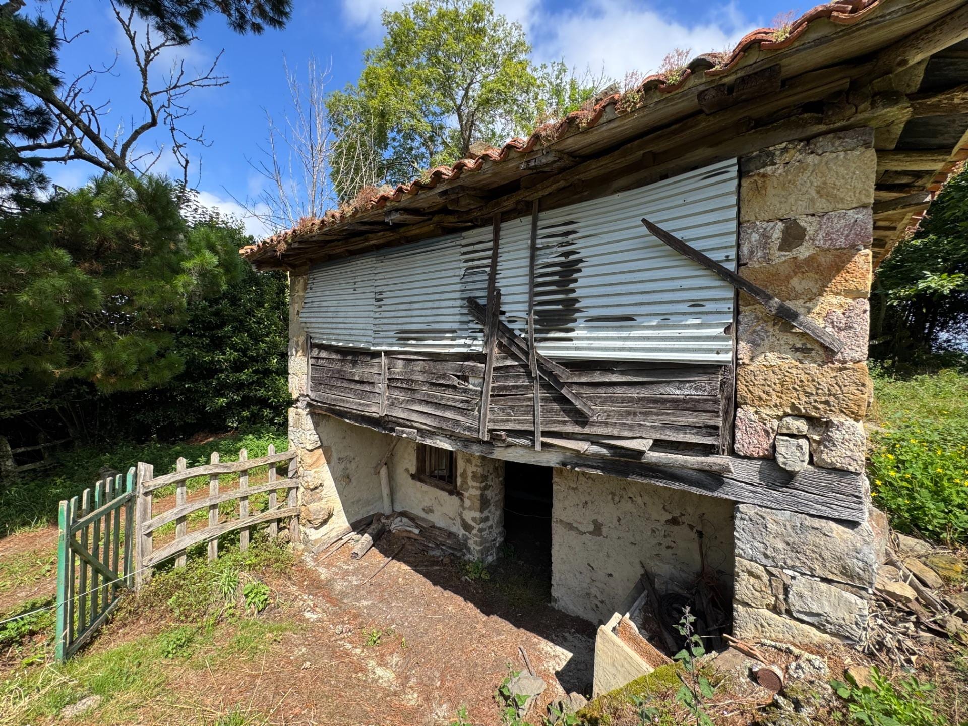 Auténtica casa de piedra con gran potencial en plena naturaleza - Foto 5