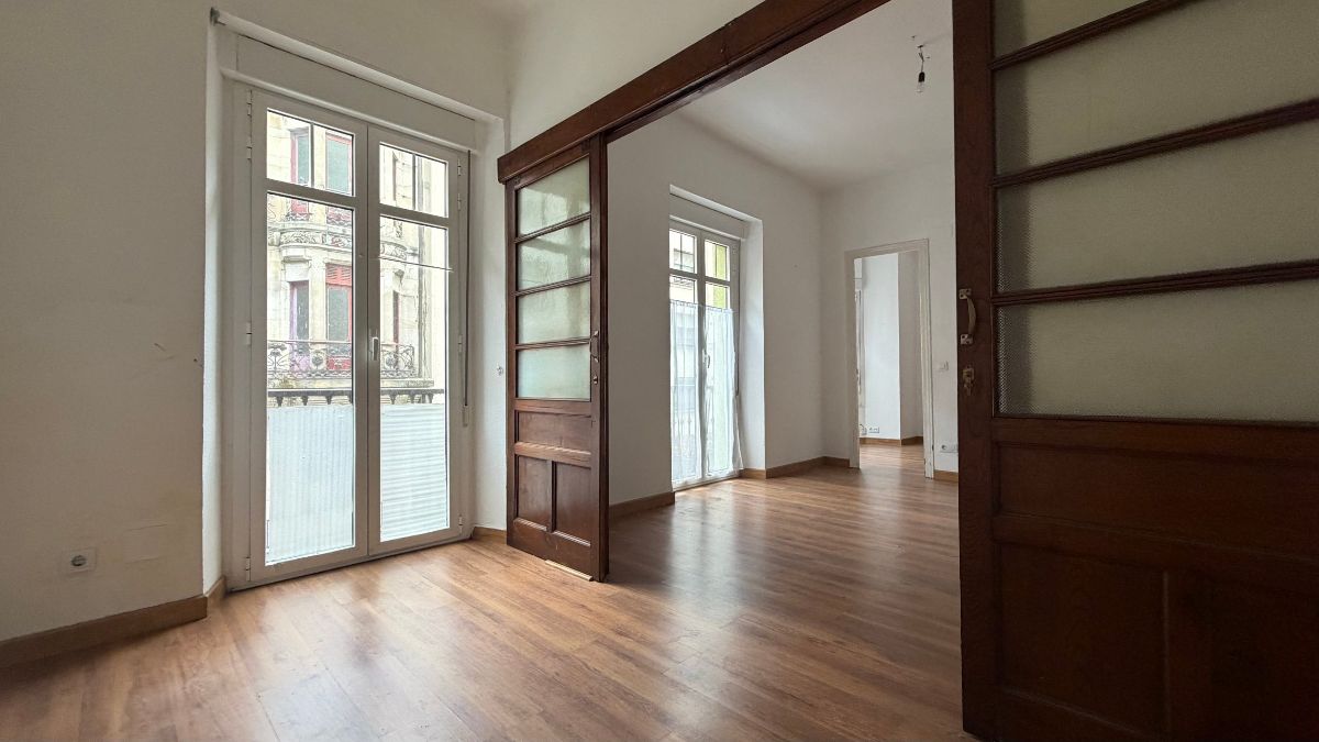 Oportunidad! Se alquila piso de 5 habitaciones en pleno centro de Gijón