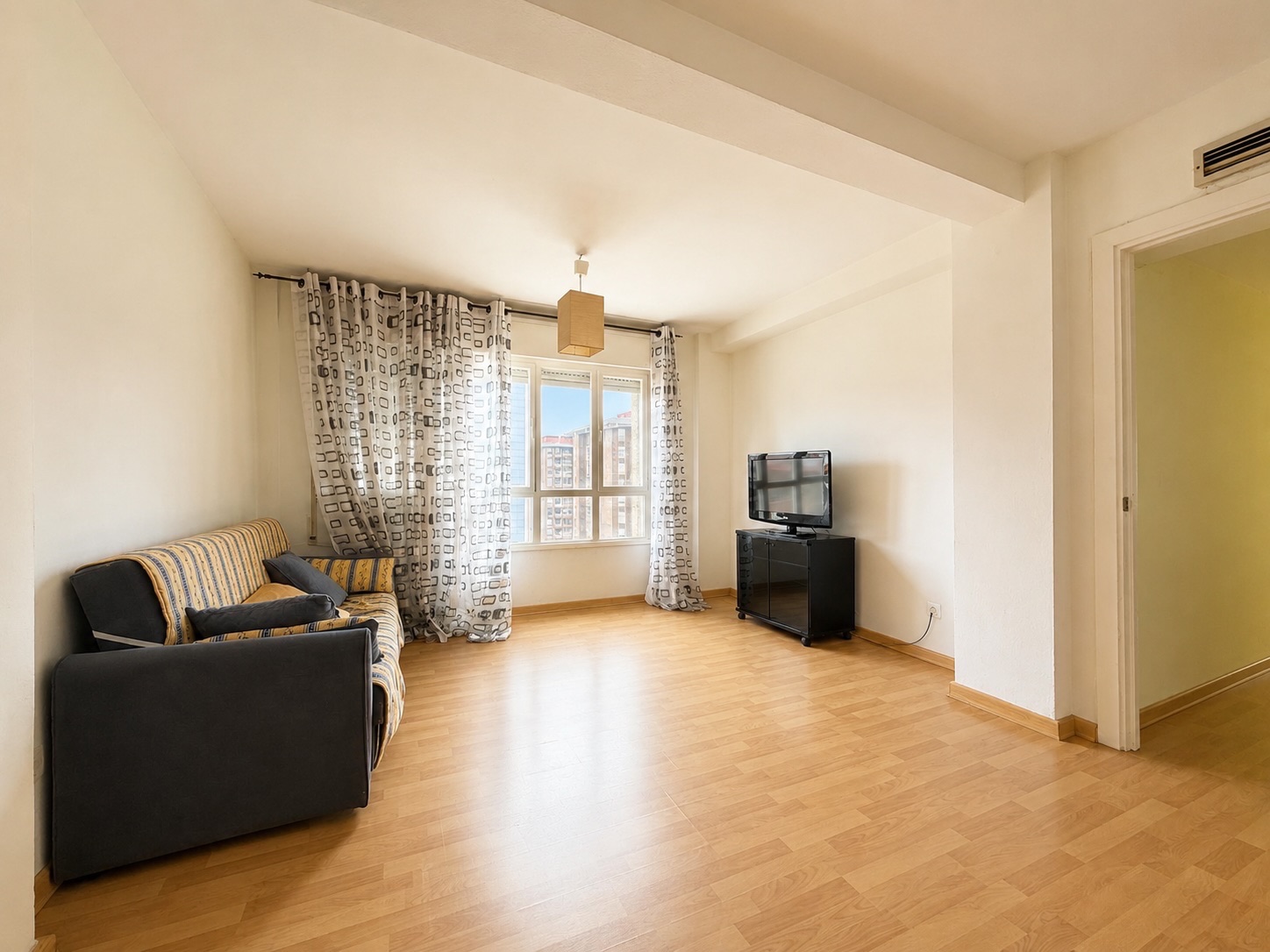 Piso en Calle Puerto de San Isidro (El Polígono) - Foto 5