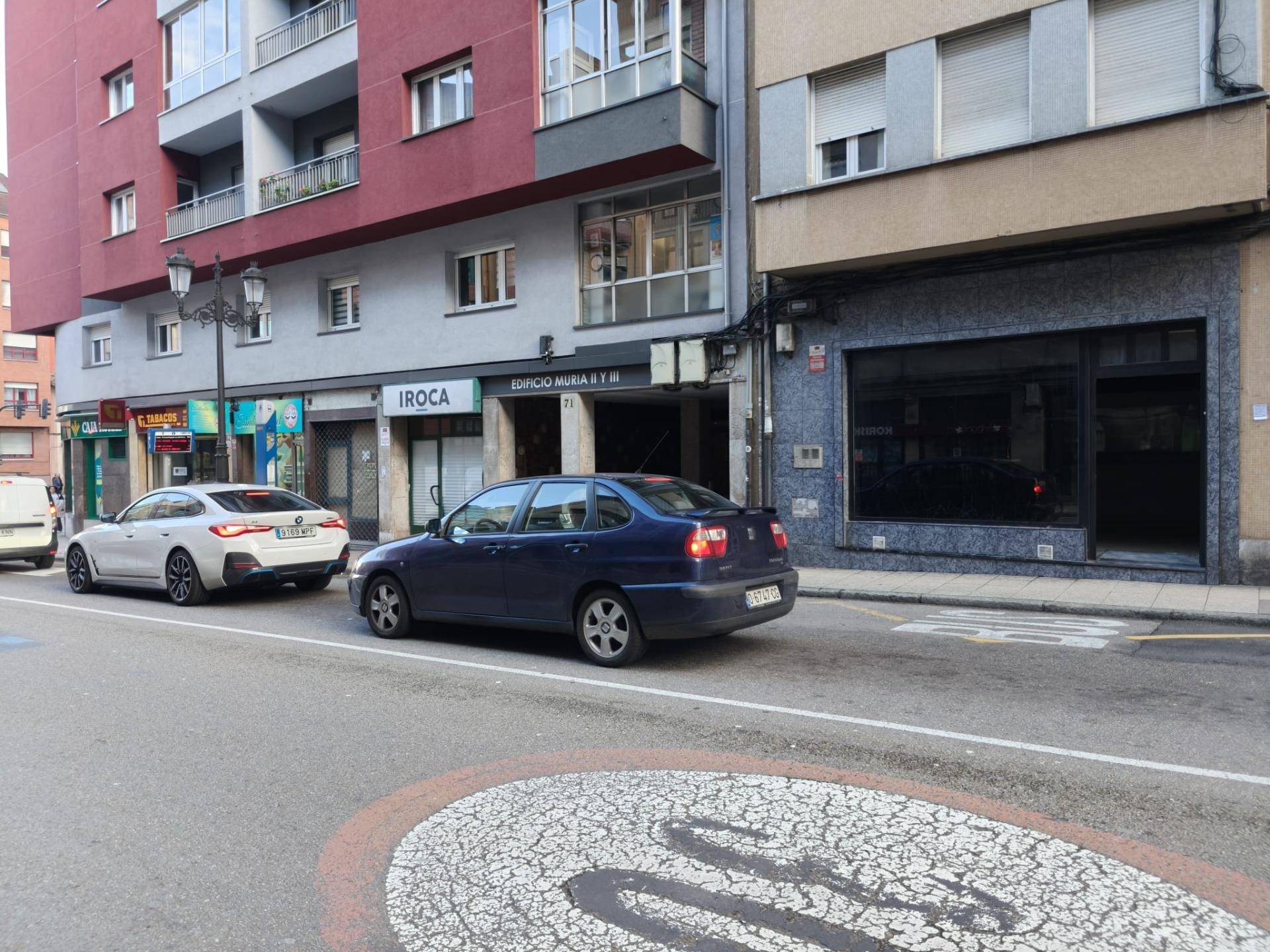 Local con salida de humos en Oviedo - Foto 2