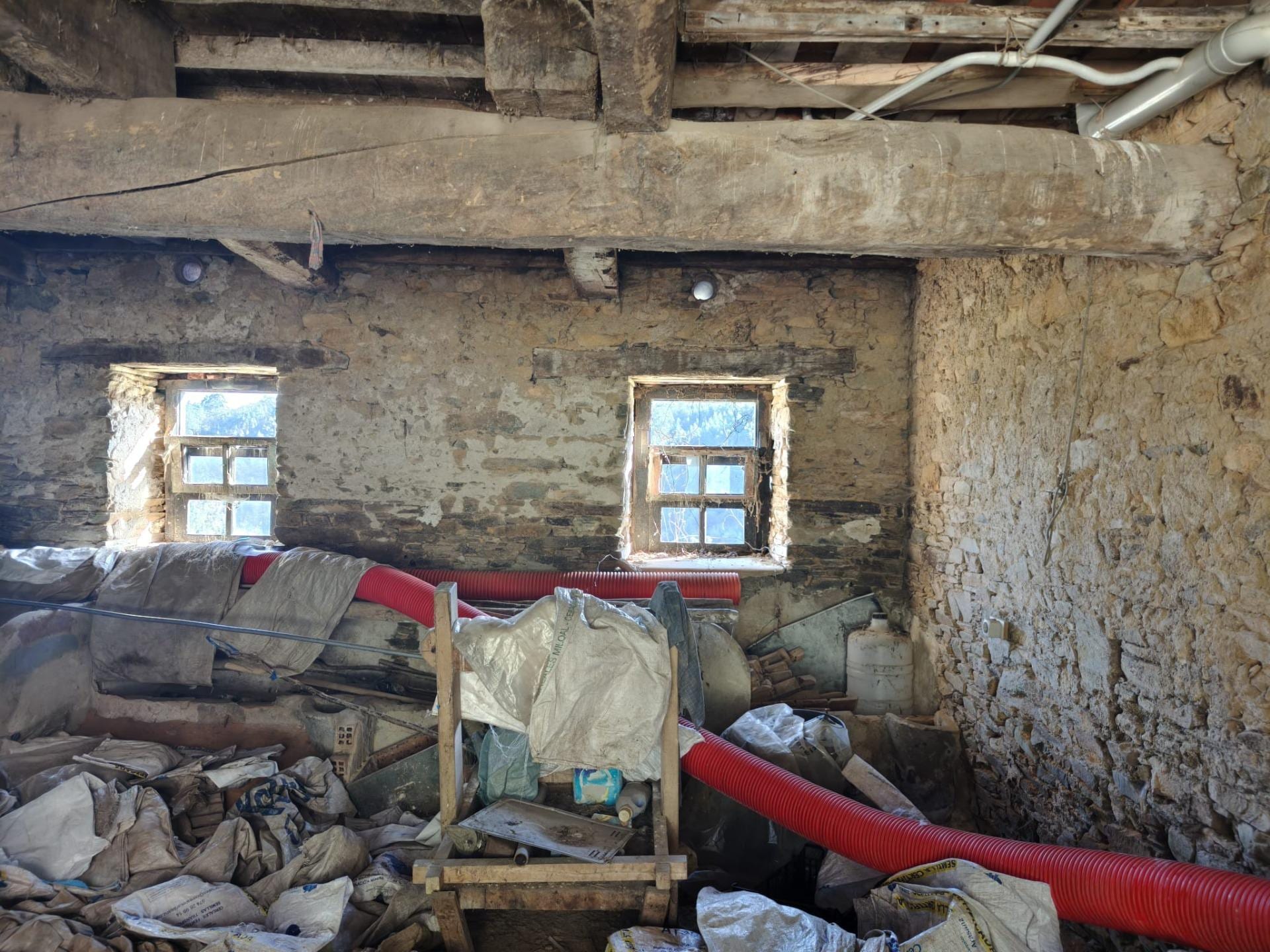 Casa tradicional de piedra y castaño en Salas - Foto 31