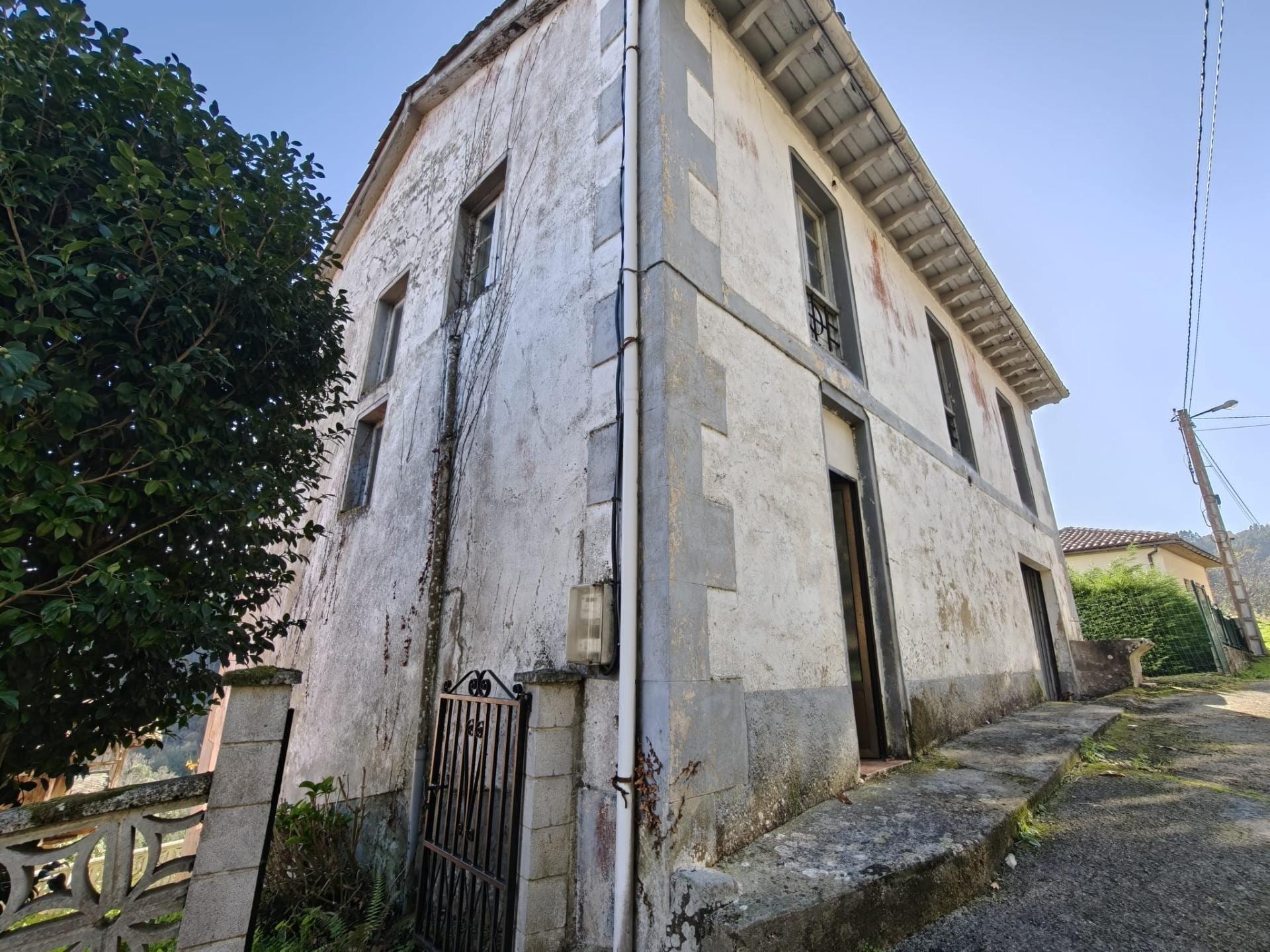 Casa tradicional de piedra y castaño en Salas - Foto 6