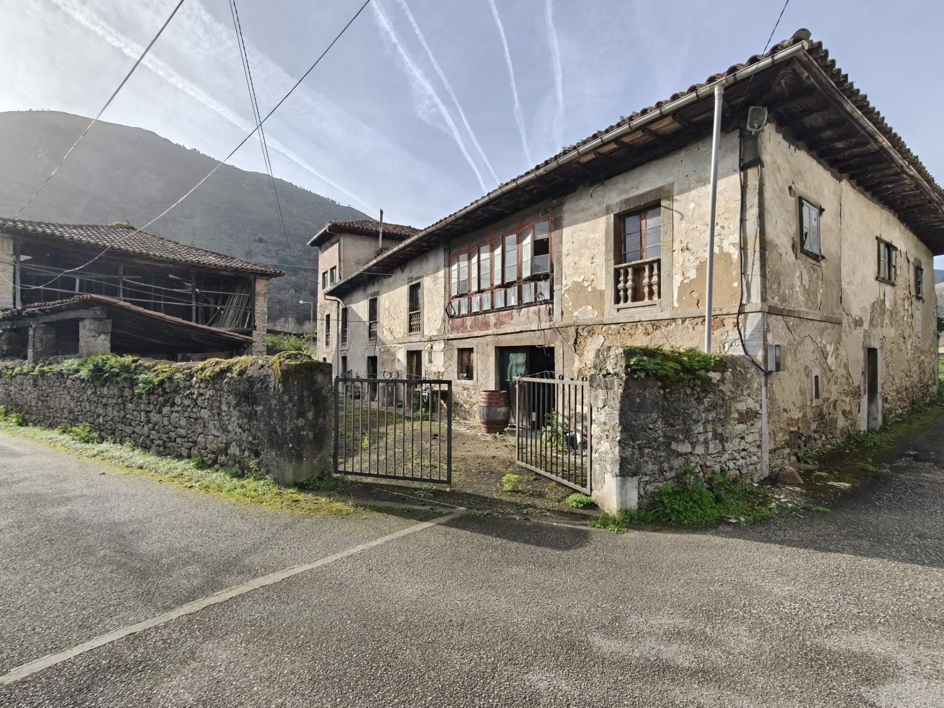 Casona indiana con llagar tradicional en Soto de los Infantes (Salas) - Foto 20