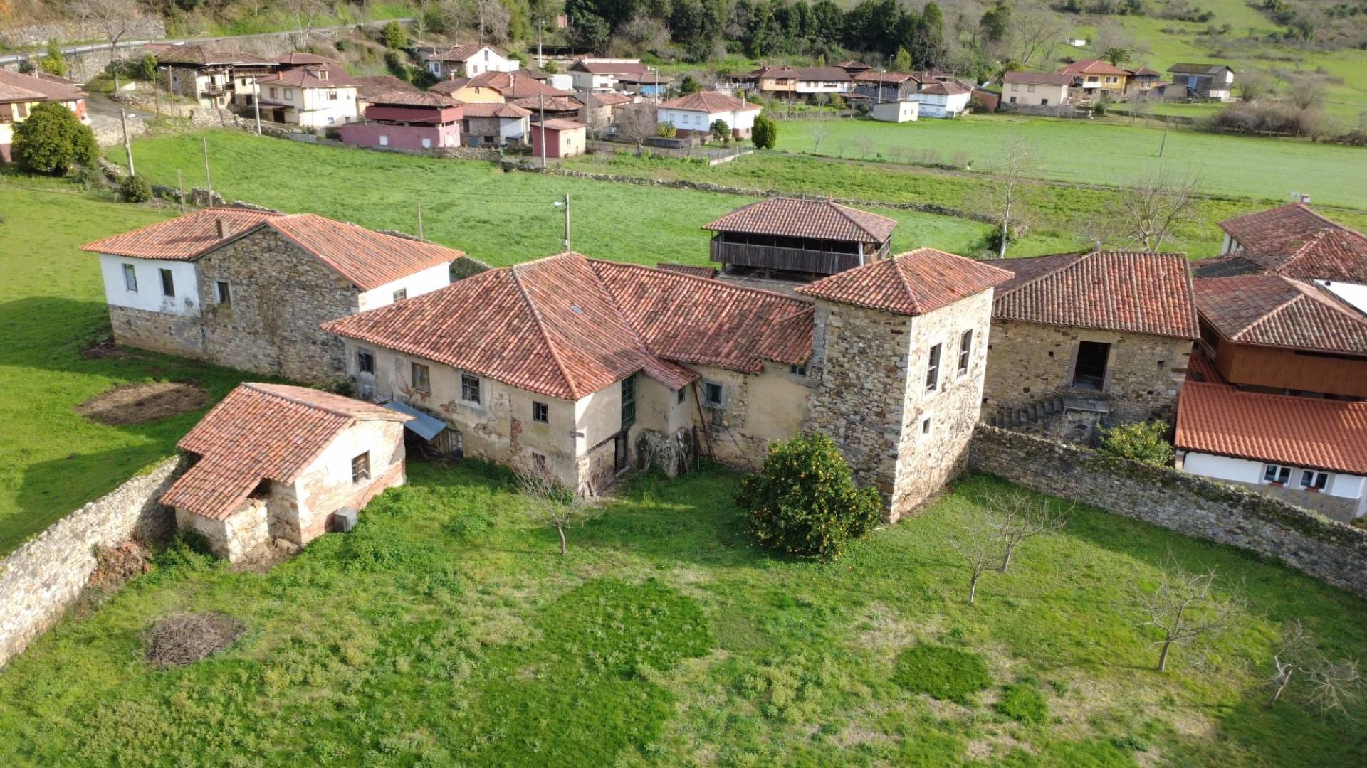 Casona indiana con llagar tradicional en Soto de los Infantes (Salas) - Foto 6