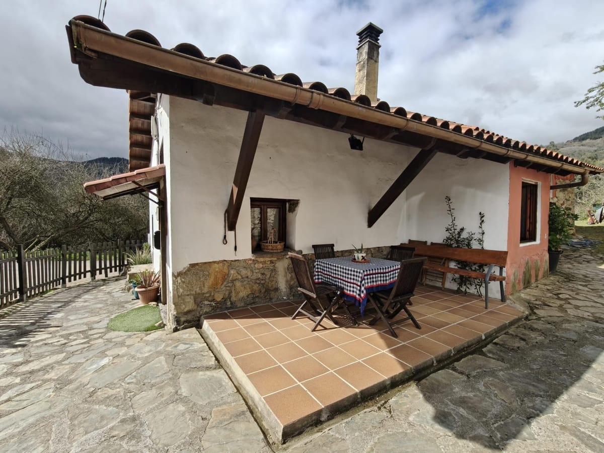 2 casas en 1 con jardín