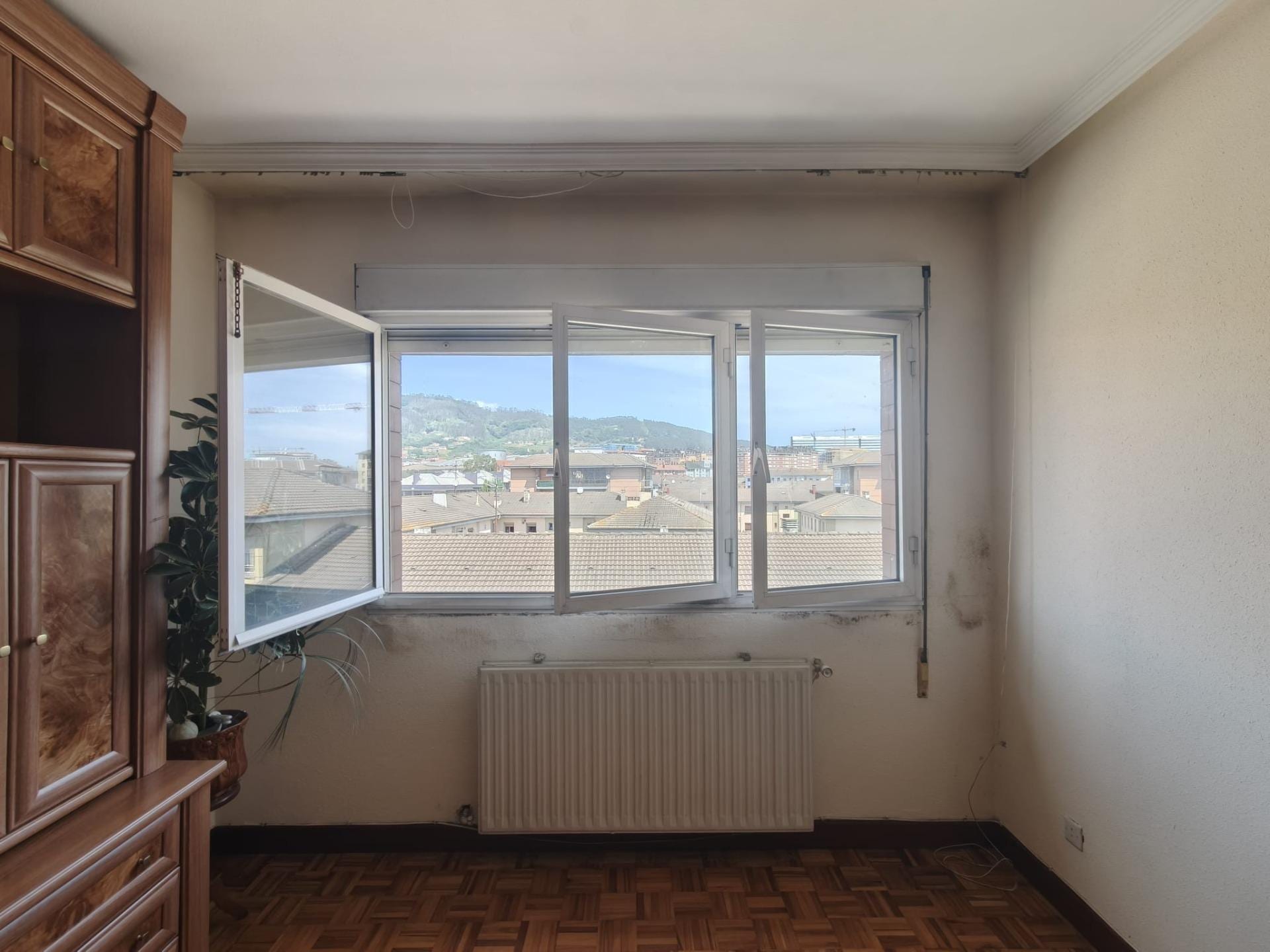 Piso grande y con garaje incluido - Foto 4
