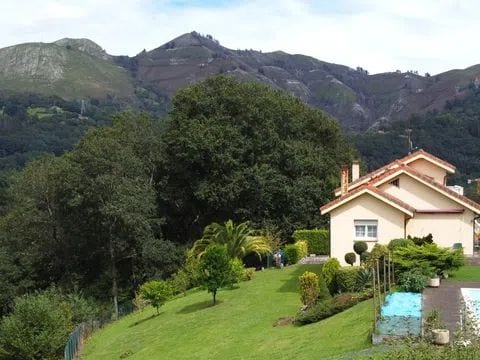 Casa con terreno y piscina en Caxidi, Parres - Foto 4