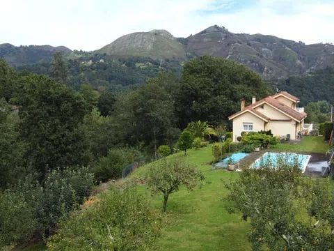 Casa con terreno y piscina en Caxidi, Parres - Foto 7
