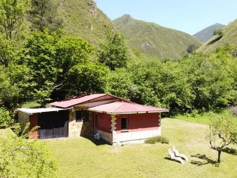 Casa con terreno en Aldea les Cuerries, Piloña