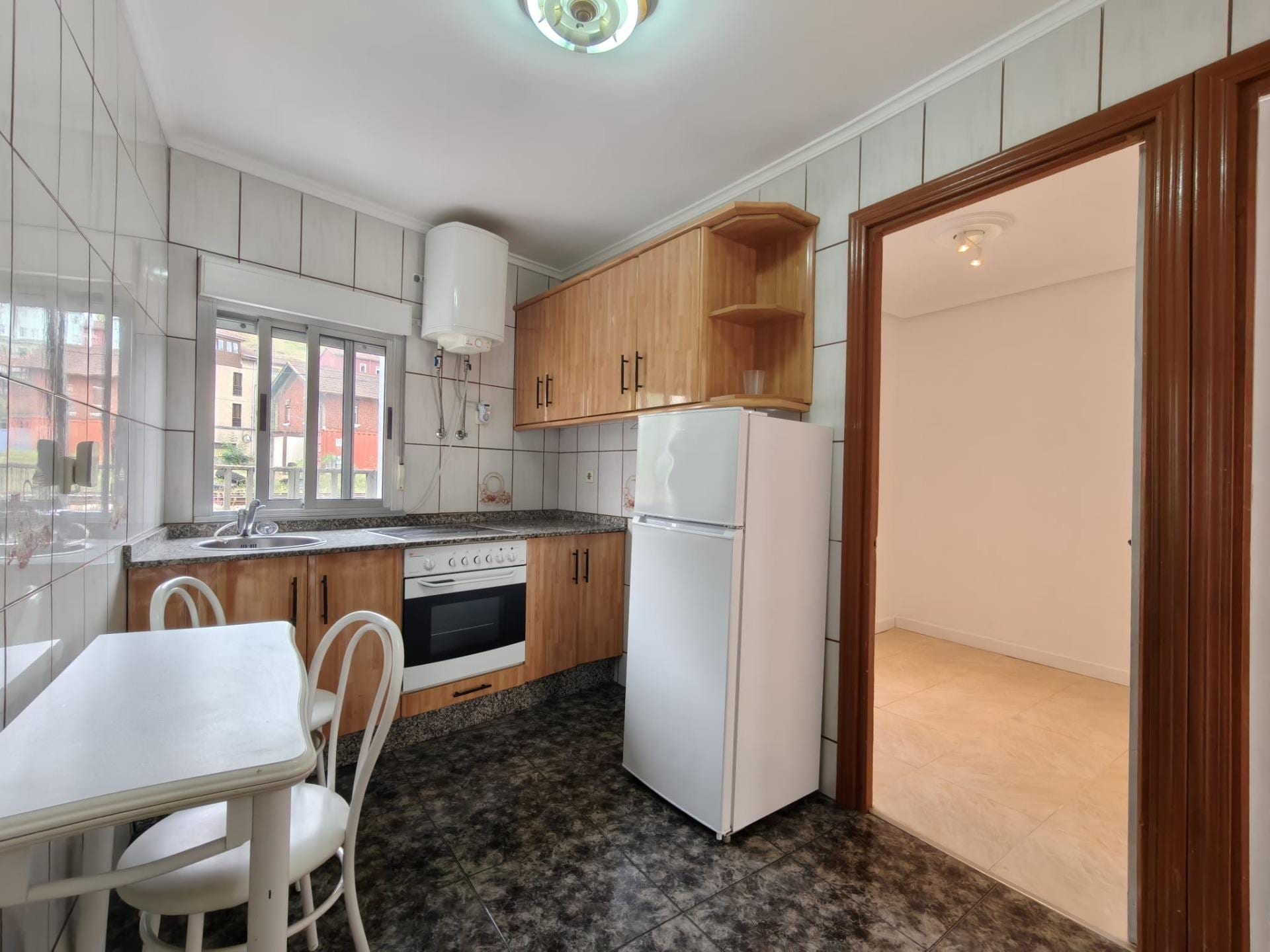 Piso para invertir en Ujo de dos dormitorios - Foto 6